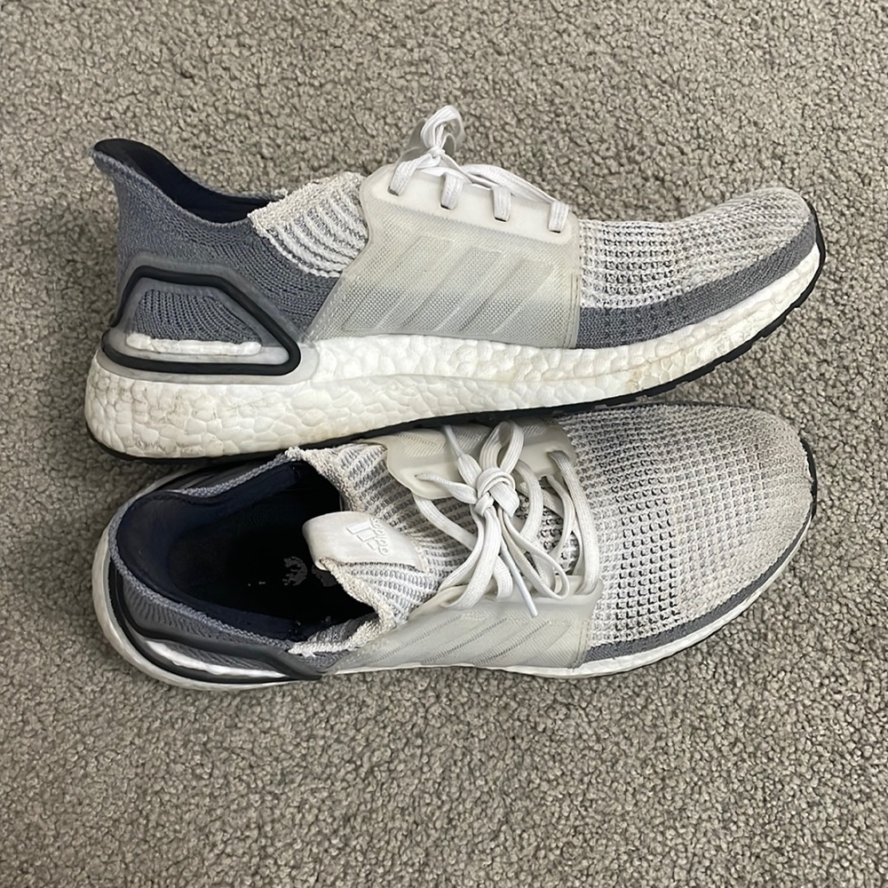 WOMENS ADIDAS ULTRABOOST